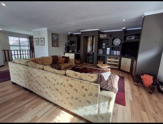 3 BEDROOM HOUSE FOR SALE IN HANNASBAAI